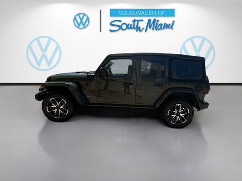 Used 2024 Jeep Wrangler Sport S w/ Convenience Group AWD/4WD image 4