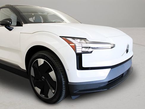 New 2026 Volvo EX30 Ultra w/ Protection Package Premier image 32