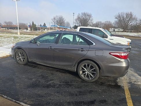 Used 2015 Toyota Camry XSE image 4