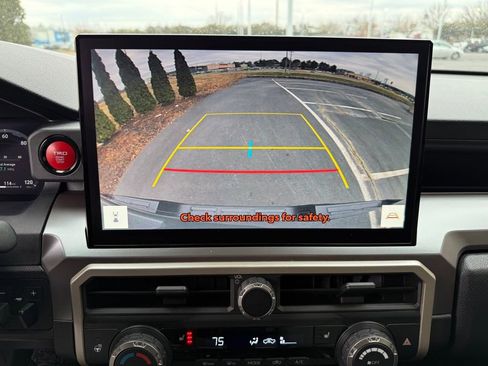 Used 2024 Toyota Tacoma TRD Sport image 31