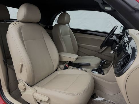 Used 2013 Volkswagen Beetle 2.0T image 28