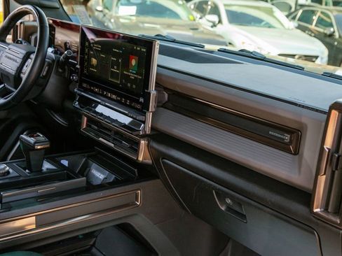 Used 2024 GMC Hummer EV 3X AWD/4WD image 10