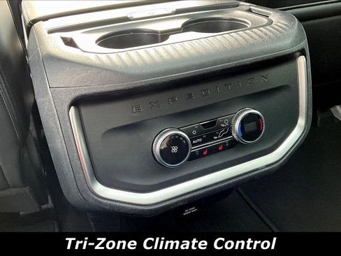 Used 2025 Ford Expedition Platinum AWD/4WD image 10