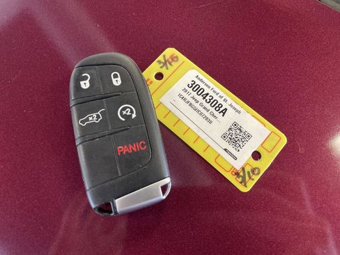 Used 2017 Jeep Grand Cherokee Limited image 47