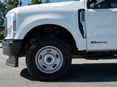 New 2026 Ford F350 XL w/ FX4 Off-Road Package AWD/4WD image 4