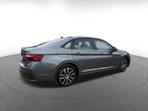 Used 2025 Volkswagen Jetta SE image 17