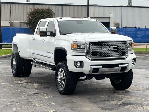 Used 2016 GMC Sierra 3500 Denali w/ Duramax Plus Package AWD/4WD image 3