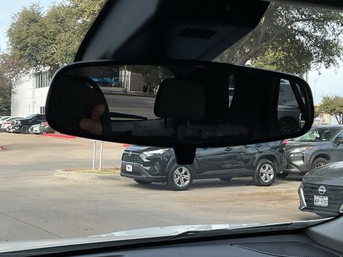 Used 2024 Chevrolet Equinox LS image 29