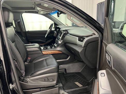 Used 2017 Chevrolet Suburban Premier AWD/4WD image 12