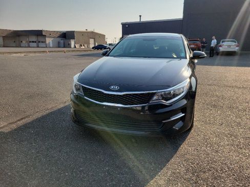 Used 2018 Kia Optima LX FWD image 2