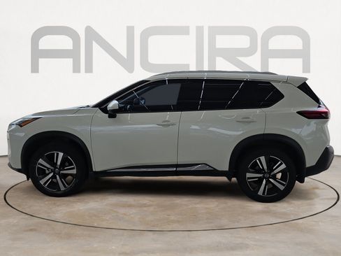 Used 2021 Nissan Rogue SL w/ Premium Package FWD image 4