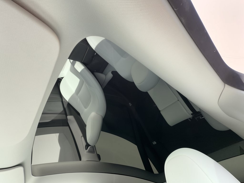 Used 2024 Tesla Model Y Long Range RWD image 27