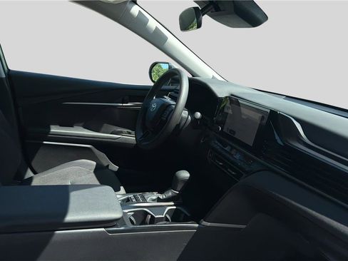 Used 2026 Toyota Camry LE FWD image 21