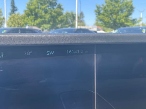 Used 2024 Lincoln Nautilus Premier image 65