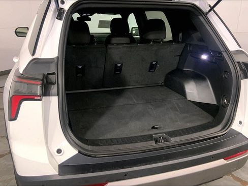 Used 2026 Chevrolet Equinox LT FWD image 4