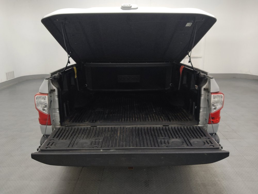 Used 2017 Nissan Titan SV RWD image 29