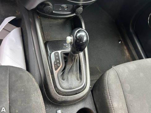 Used 2013 Kia Soul + w/ Audio Pkg FWD image 8