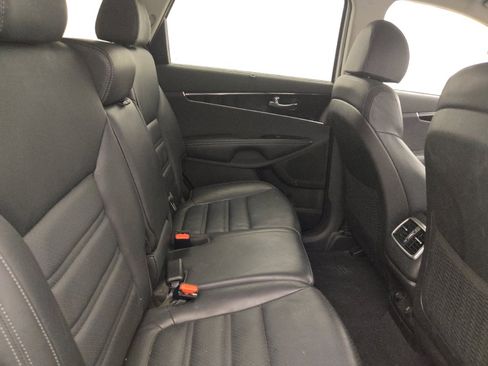Used 2018 Kia Sorento EX FWD image 19