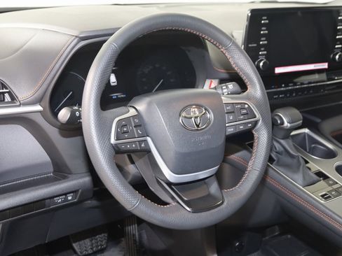 Used 2024 Toyota Sienna XSE image 6