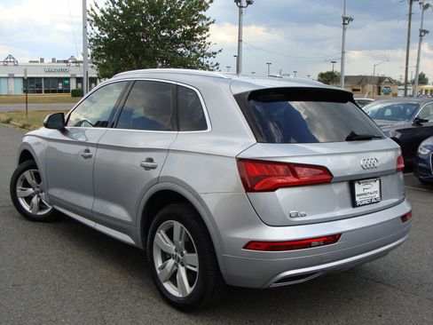 Used 2019 Audi Q5 2.0T Premium w/ Convenience Package image 4