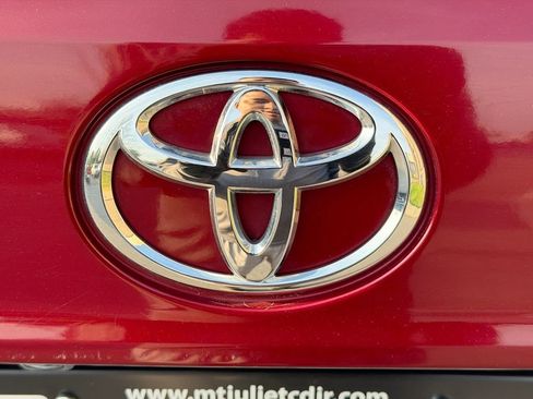 Used 2023 Toyota Highlander XLE FWD image 12