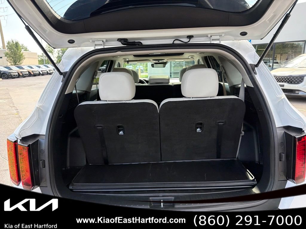 Certified 2023 Kia Sorento S w/ Panoramic Sunroof Package AWD/4WD image 16