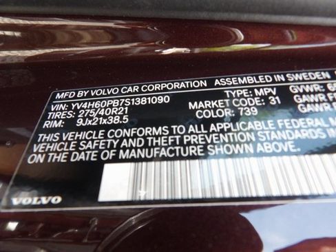 Certified 2025 Volvo XC90 T8 Plus w/ Protection Package Premier AWD/4WD image 36