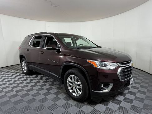 Used 2020 Chevrolet Traverse LT FWD image 1