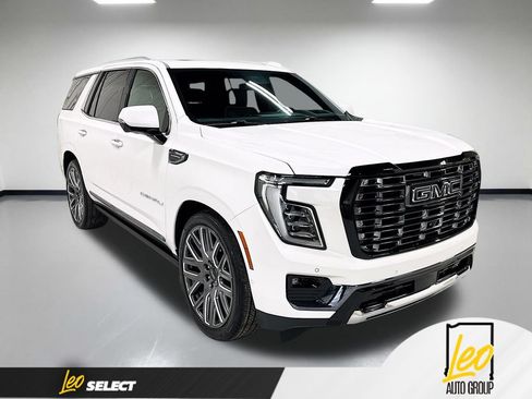 Used 2025 GMC Yukon Denali Ultimate AWD/4WD image 5