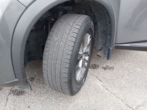 Used 2023 Nissan Rogue S image 31