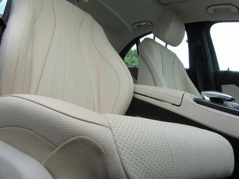 Used 2017 Mercedes-Benz E 300 image 23