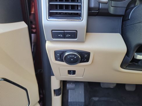 Used 2017 Ford F150 Lariat w/ Equipment Group 501A Mid RWD image 27