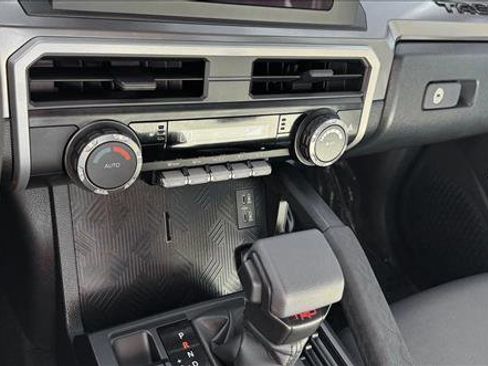 Certified 2025 Toyota Tacoma TRD Off-Road image 15