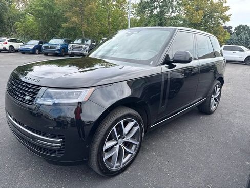 Used 2025 Land Rover Range Rover SE AWD/4WD image 1