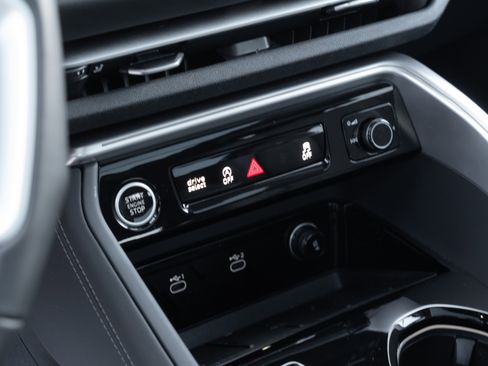 Certified 2025 Audi Q5 Premium w/ Convenience Package image 14