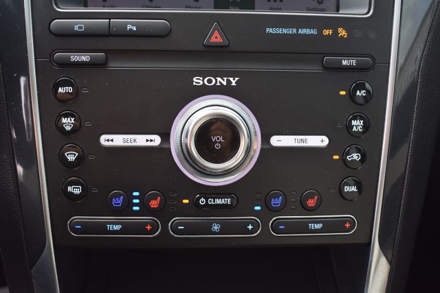 Used 2019 Ford Explorer Limited w/ Limited Luxury Package FWD image 30