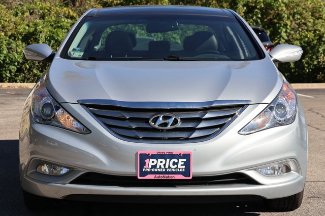 Used 2012 Hyundai Sonata Limited w/ Navigation Pkg FWD image 2