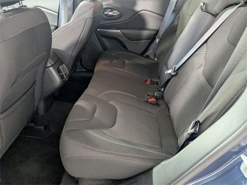 Used 2020 Jeep Cherokee Latitude image 23