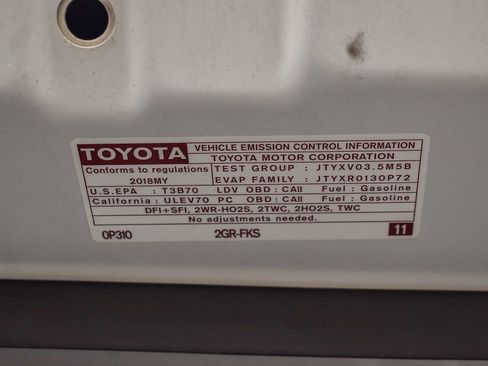 Used 2018 Toyota Camry XSE image 28