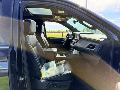 Used 2021 Chevrolet Tahoe Premier w/ Premium Package 2 AWD/4WD image 11