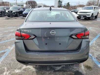 New 2025 Nissan Versa SV w/ Trunk Package