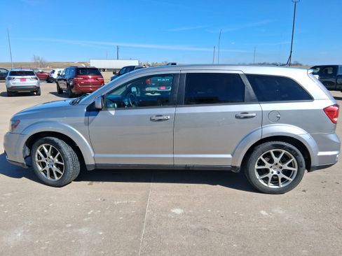 Used 2019 Dodge Journey GT image 3