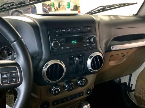 Used 2016 Jeep Wrangler Rubicon w/ Dual Top Group image 7