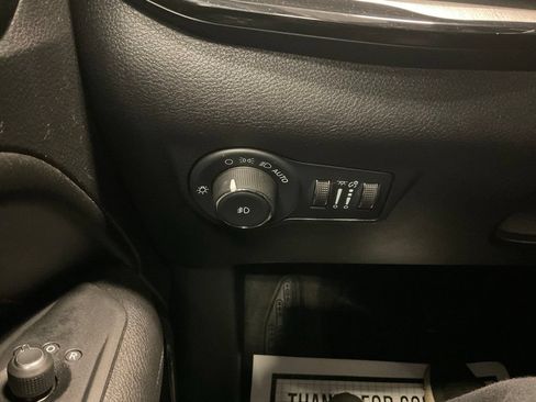 Used 2022 Jeep Compass Trailhawk w/ Trailhawk Convenience Group AWD/4WD image 16