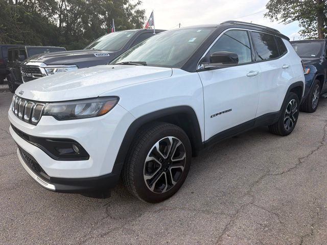 Used 2022 Jeep Compass Limited w/ Sun and Sound Group AWD/4WD image 3