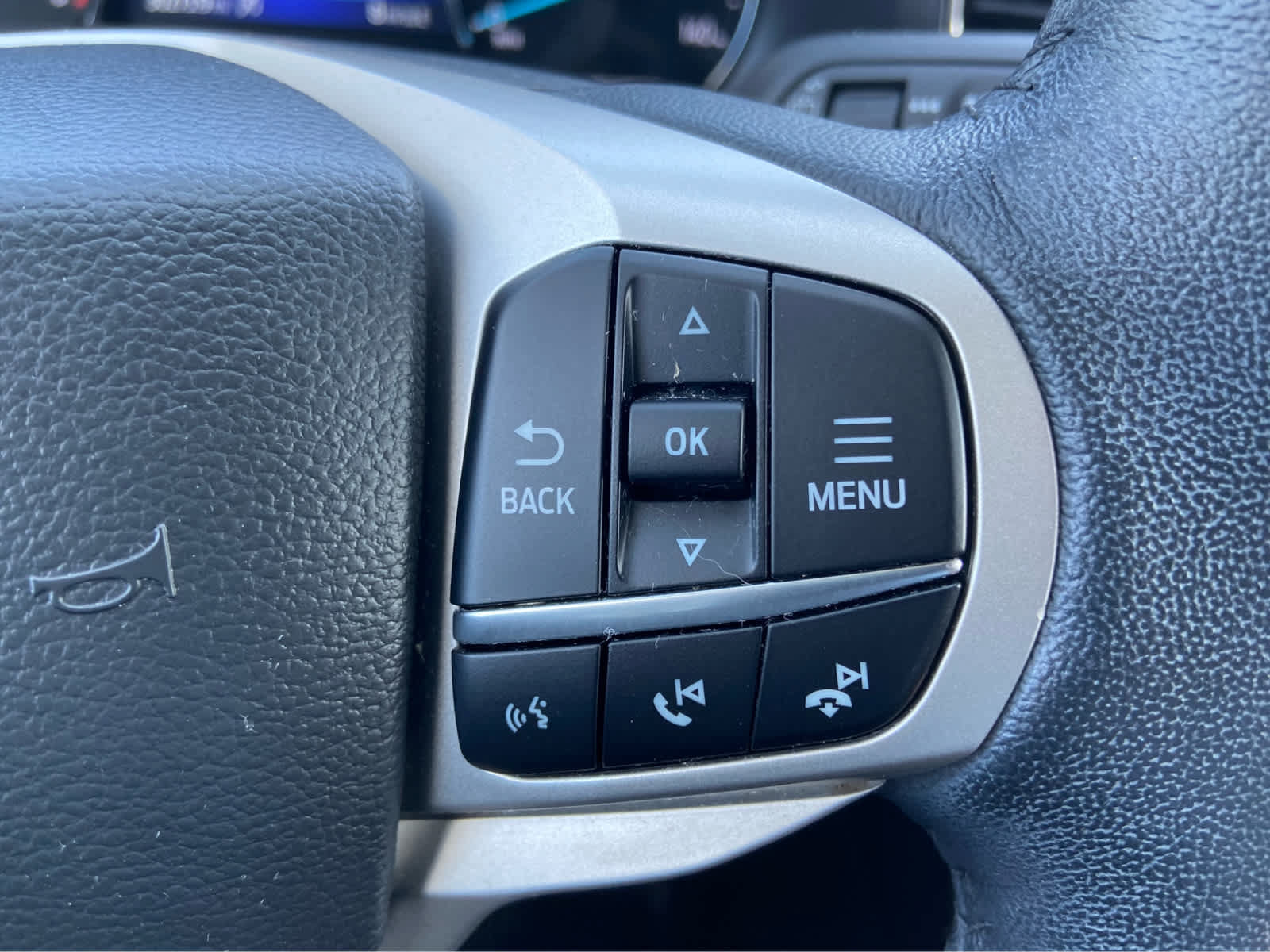 Used 2023 Ford Explorer XLT w/ Equipment Group 202A AWD/4WD image 25
