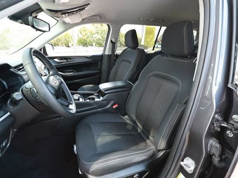 Certified 2023 Jeep Grand Cherokee L Laredo RWD image 25
