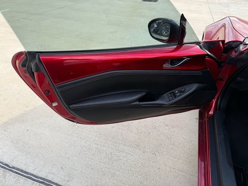 Used 2021 MAZDA MX-5 Miata RF Club image 28