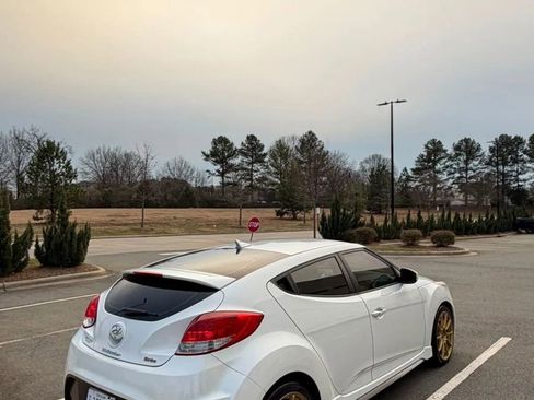 Used 2014 Hyundai Veloster Turbo image 5