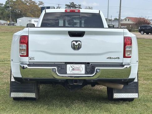 Used 2024 RAM 3500 Tradesman w/ Chrome Appearance Group AWD/4WD image 9
